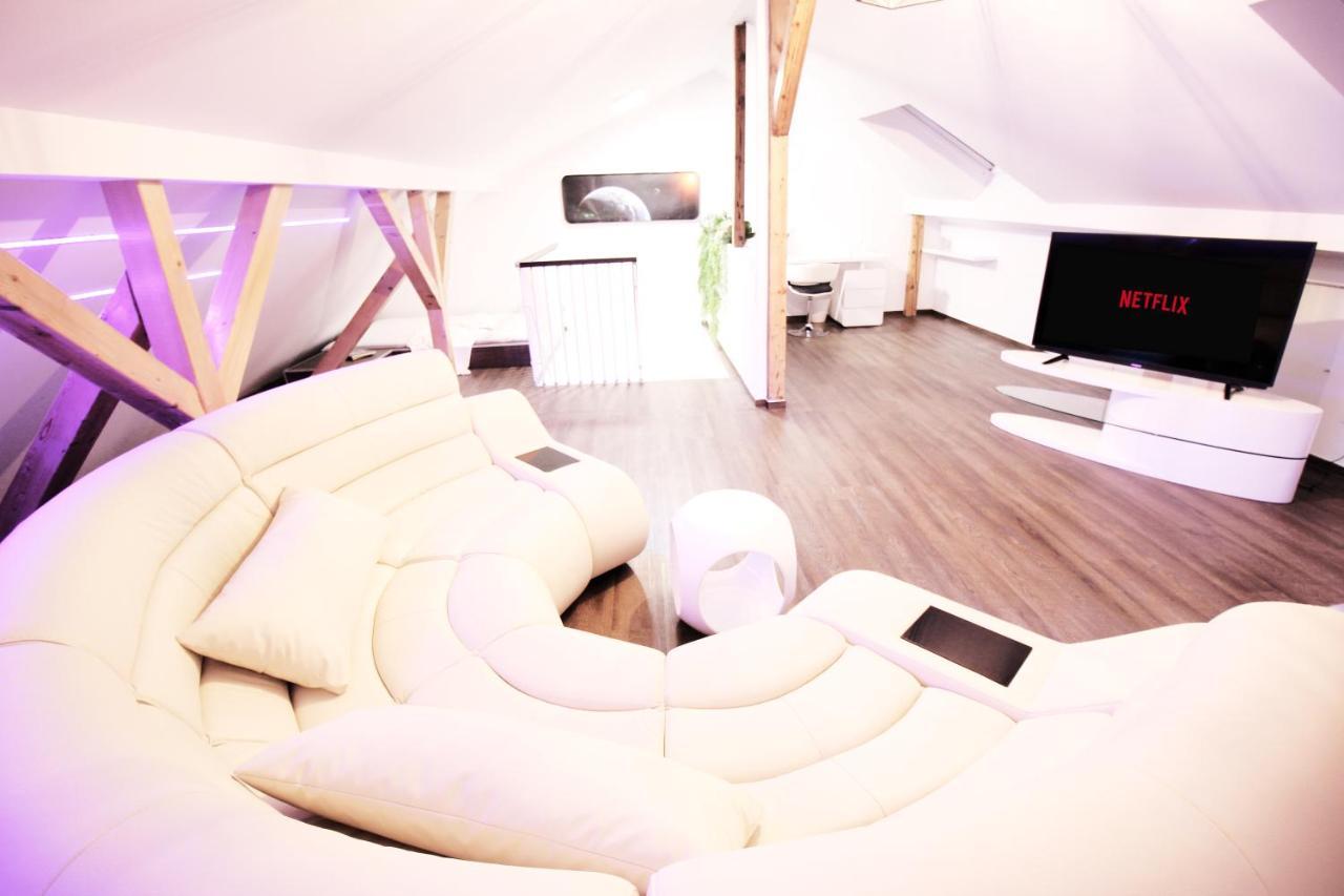 Secret Hideaways Space Loft Wohndesign Auf 2 Etagen L 450M Bis Uni ドゥイスブルグ エクステリア 写真