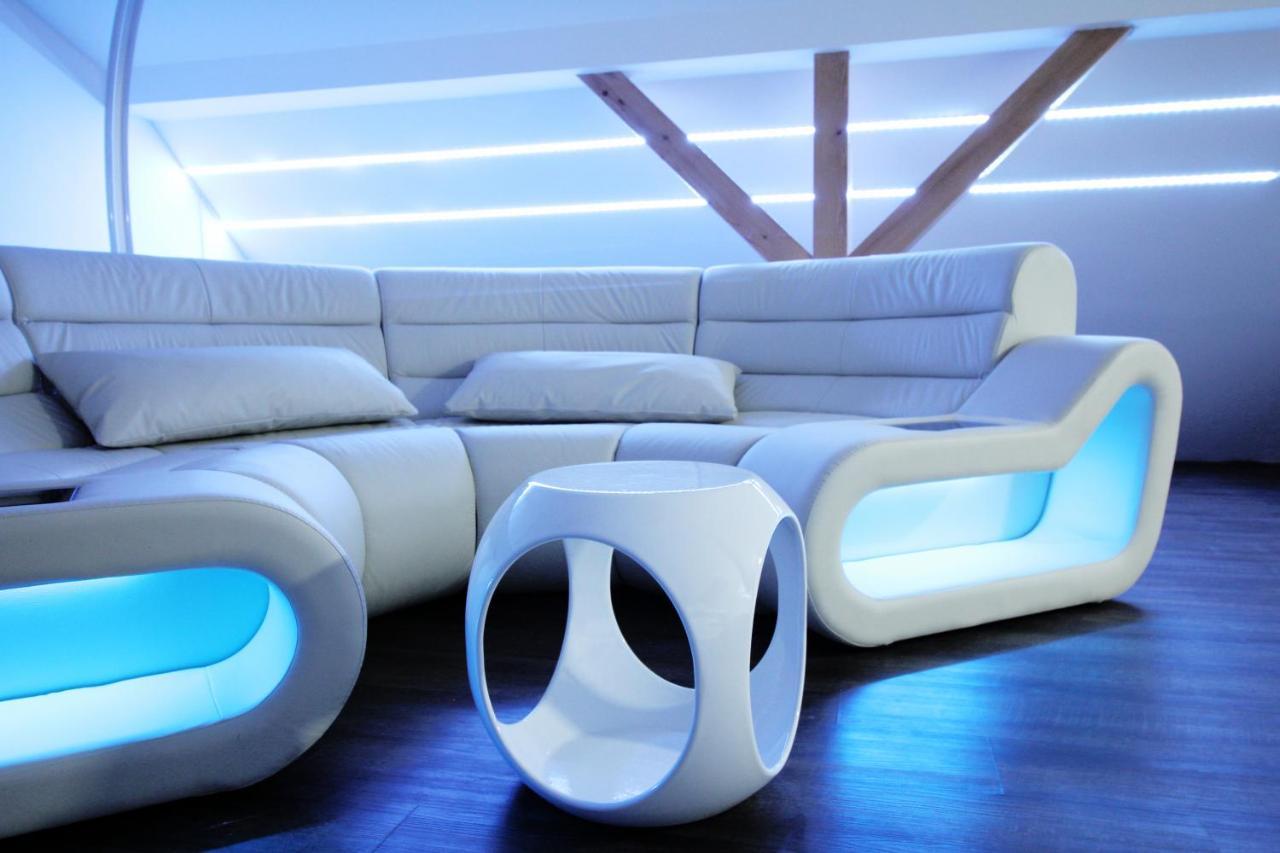 Secret Hideaways Space Loft Wohndesign Auf 2 Etagen L 450M Bis Uni ドゥイスブルグ エクステリア 写真